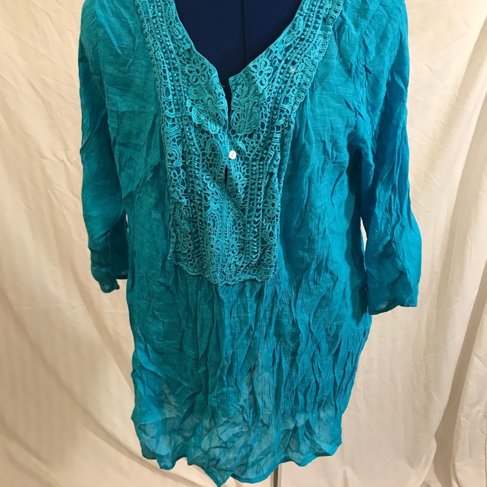 Avenue turquoise blouse. Size 14/16.